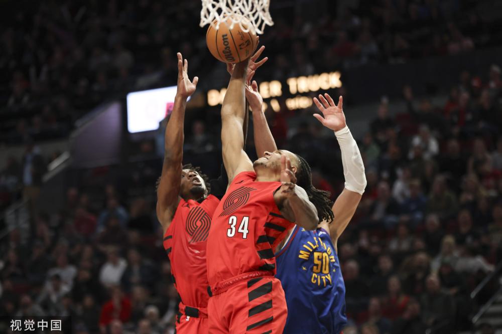 也迫使他们 也迫使他们