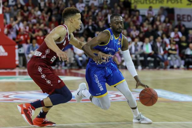 更是让他们 更是让他们