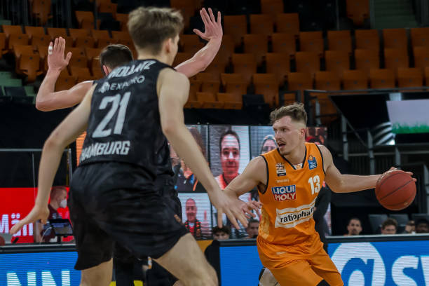 他的出现让 他的出现让