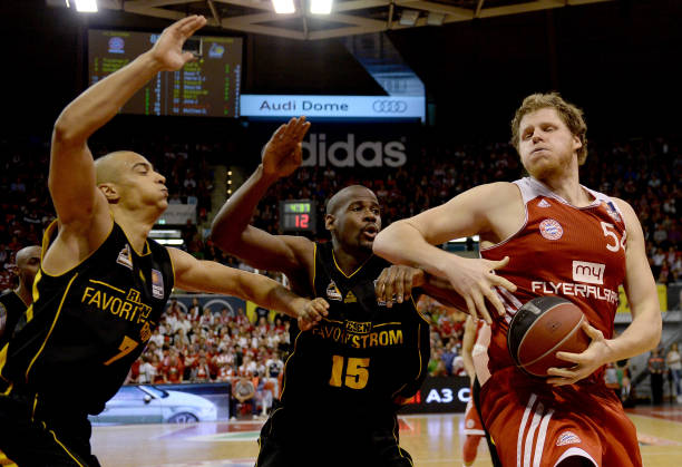 我们期待更 我们期待更