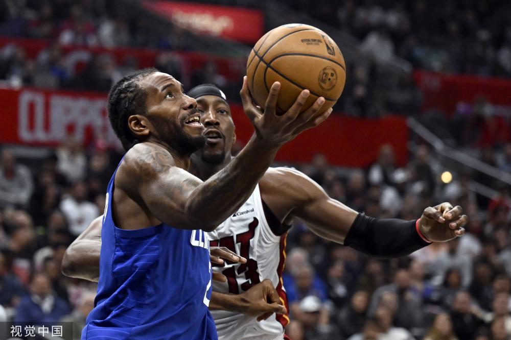 魅力四射的 魅力四射的