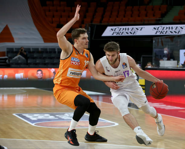 胜富勒姆 胜富勒姆